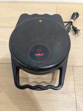 Salton Hearts Delight 5-HEARTS Waffle Maker Iron Model WM-5A TESTED WORKS